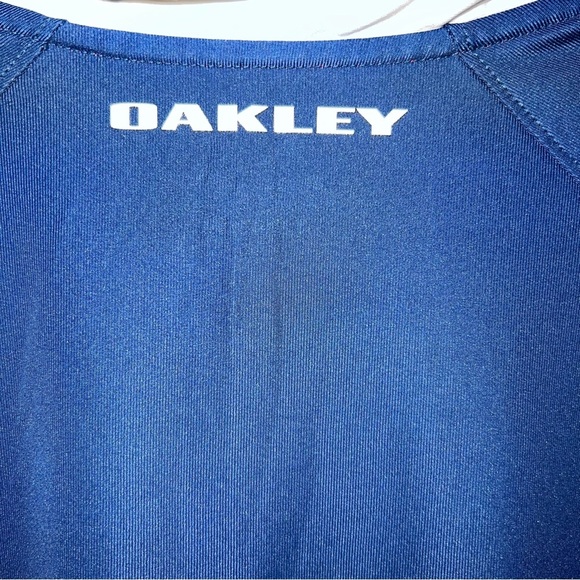 Oakley Men’s Blue & White Ohydrolix Golf Polo - XL - Picture 4 of 7